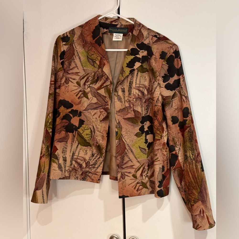 harve benard Blazer with Artistic Design. Size 14 - Picture 2 of 7